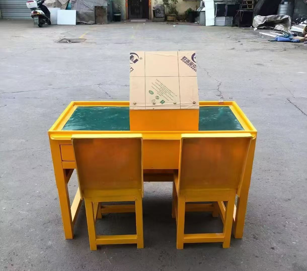 浮梁防静电导通桌井下煤矿火工品发放桌:危险品流转的安全守护者